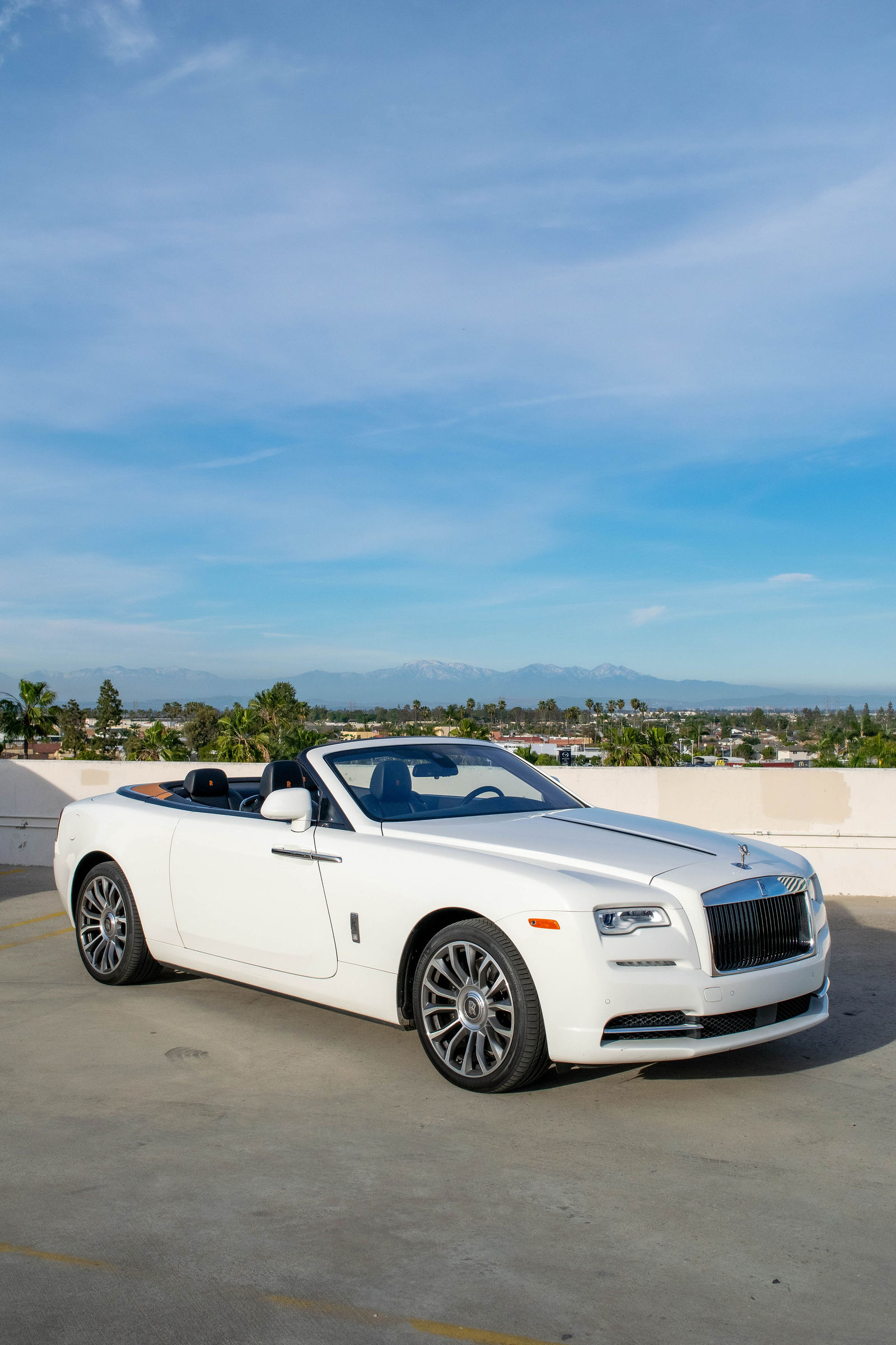 Rolls-Royce Dawn Convertible (white)
